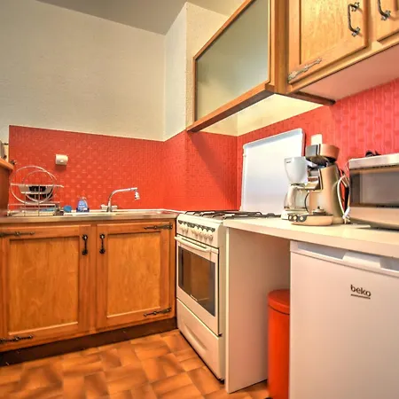 Ideal Au Pied Du Pleney Pour 4/5 Personnes, A 800m Du Centre De - Fr-1-524-94 Apartment *